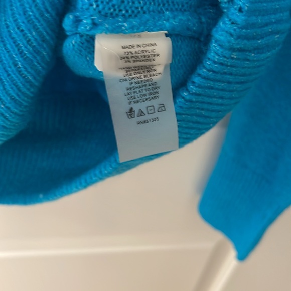 VINCE CAMUTO V Neck Sweater/Pull Over/ Turquoise/ long Sleeve - Picture 8 of 10